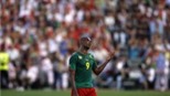 Eto'o nhận thẻ đỏ: Khi Sư tử ức chế