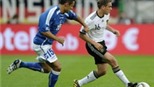 Đức - Bosnia 3-1: Ngược dòng nước xiết, “xuôi” về Nam Phi