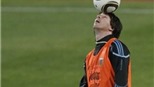 Trọng tài Stark mến mộ Messi