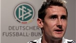 “Sát thủ” Klose "tuyên chiến" với ĐT Anh?
