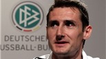 Bayern Munich muốn đổi Klose lấy Huntelaar