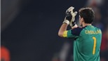 Casillas cạo râu lấy may