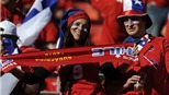 Chile sử dụng vòi rồng để giải tán người hâm mộ 
