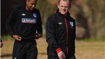 "Tam sư" qua góc nhìn của người Anh ở Hà Nội: Cầu nguyện cho Rooney