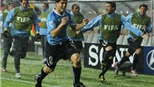 Luis Suarez, người hùng của Uruguay: Nối gót Ronaldo “béo” và Van Nistelrooy?