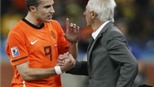 HLV Van Marwijk thừa nhận nội bộ của Hà Lan "có chuyện"