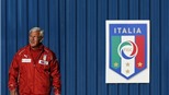 "Gã đầu bạc" Lippi: Đi nghỉ hè cũng không được yên thân