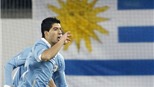 Luis Suarez: Tội đồ hay người hùng?