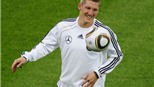 Real Madrid hỏi mua Schweinsteiger: 50 triệu euro hay chỉ là đòn tâm lý?