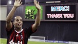 Ronaldinho chơi bóng với con trai Romario