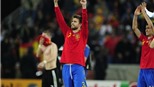 Gerard Pique & John Heitinga:  Ai xứng đáng hơn?