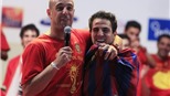 Fabregas ăn mừng chức VĐTG trong màu áo… Barcelona 