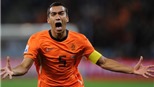 Van Bronckhorst ngẩng cao đầu treo giày