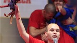 Người hùng Andres Iniesta: Bé hạt tiêu & những khoảnh khắc vĩ đại