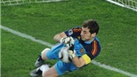 “Mốt” hôn gấp kiểu Casillas