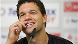 Ballack: Tôi vẫn là đội trưởng