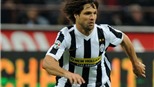 Giao hữu Juventus – Lyon 2-1: “Chiếc váy cạnh tranh” của “Bà đầm”