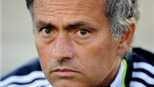 HLV Mourinho "chọc ngoáy" đồng nghiệp Benitez