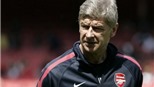 "Sếp" của giải Premier League phản ứng với HLV Wenger