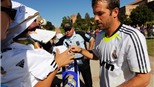 Van der Vaart tự tiến cử với M.U