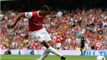 HLV Wenger mãn nguyện với Walcott sau chiến thắng "sáu sao"