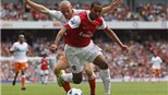 Walcott đưa Blackpool trở lại mặt đất