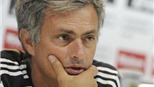 Sau Benitez, Mourinho quay sang "tấn công" Capello