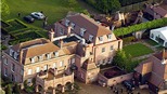 Nhà Becks tiết kiệm chi tiêu: Tiếp tục bán Beckingham Palace