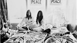 Yoko Ono: Nghĩ đến hòa bình thì không thể giết ai