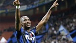 Samuel Eto’o rực sáng: Vũ điệu của “Báo đen”