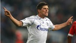 Schalke vẫn khủng hoảng: Giá như có nhiều Huntelaar...