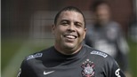 CĐV Corinthians phản đối Ronaldo "béo"