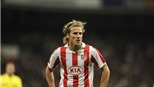 Atletico Madrid quyết không "nhả" Forlan cho kình địch Real