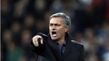 HLV Mourinho cảnh báo "đàn anh"̀ Ferguson