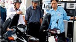  Từ 1/1/2012 sẽ ngừng thu phí xăng dầu 