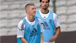 Khedira: Schweinsteiger đã hỏi tôi về Real Madrid