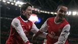 22h ngày 18/12, Arsenal - Stoke City: Lên đầu bảng bao lâu?