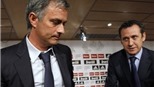 Căng thẳng ở Bernabeu: Perez phải chọn giữa Mourinho và Valdano?