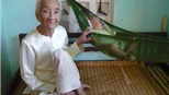 Ngày Mẹ “đưa” chồng, con trở về…