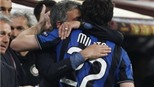 Mourinho và Milito xuất sắc nhất Serie A