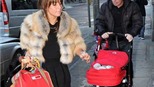 Rooney chi bộn tiền cho nhà vợ đi du lịch