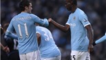 Man City – A.Villa 4-0: Balotelli lập hat-trick, Man “xanh” tạm lên ngôi đầu
