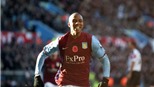 Liverpool tính "hớt tay trên" Man United vụ Ashley Young