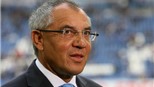 Cờ Dortmund cắm trên sân Schalke