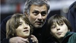 Mourinho: Iniesta đoạt Quả bóng Vàng là không công bằng