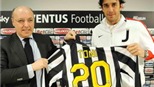 Luca Toni tới Juventus: Chữa cháy bằng một “ông già”