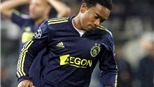 Milan mua tiền vệ trái Urby Emanuelson