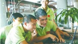 Giới cầu thủ Việt trong “cơn bão” hi-tech