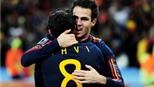 Xavi lại khiến Arsenal “nóng mặt” vì Fabregas