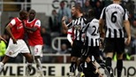 HLV Wenger tức giận về trận hòa với Newcastle